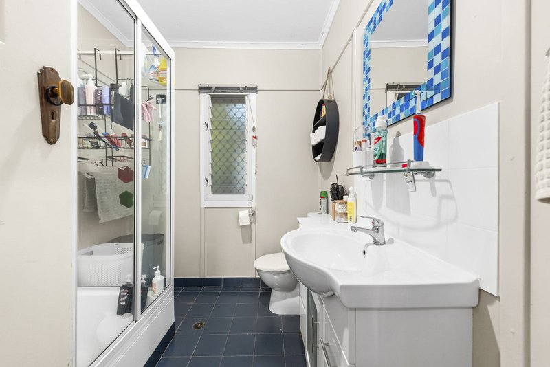 Photo - 11 Kelly Street, Harlaxton QLD 4350 - Image 8