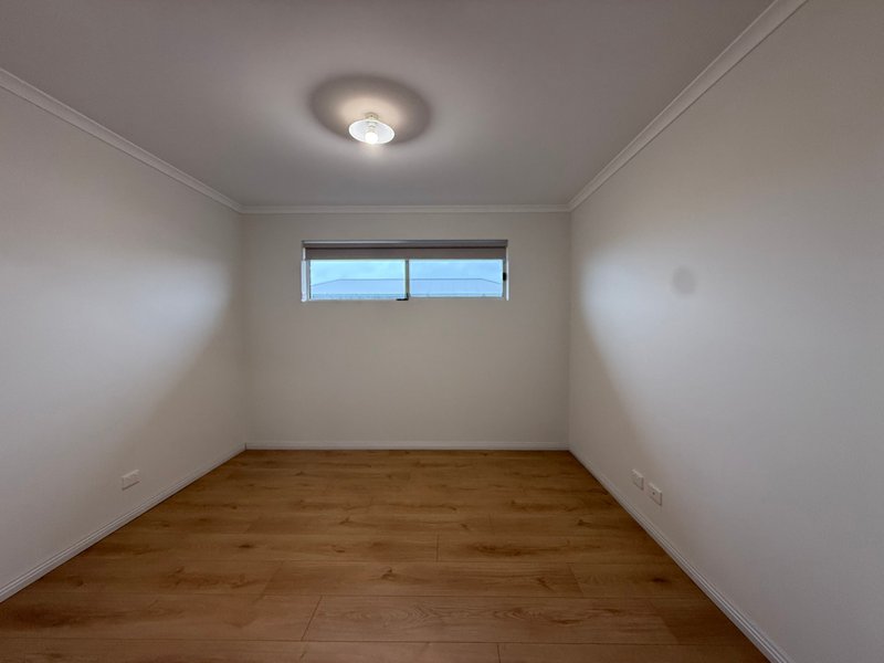 Photo - 11 Kennedy Avenue, Hindmarsh Island SA 5214 - Image 4