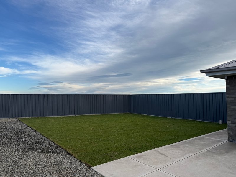 Photo - 11 Kennedy Avenue, Hindmarsh Island SA 5214 - Image 10