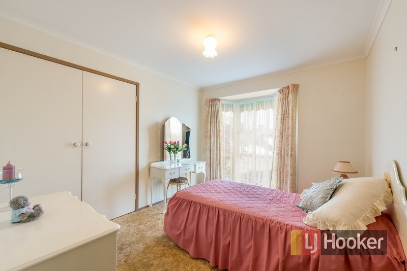 Photo - 11 Kerrison Drive, Hampton Park VIC 3976 - Image 9