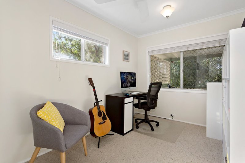 Photo - 11 Kiama Crescent, Ferny Hills QLD 4055 - Image 7