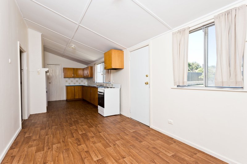 Photo - 11 Kiesey Street, Coogee WA 6166 - Image 11