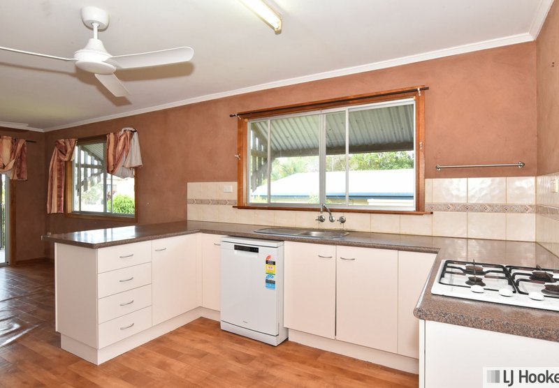 Photo - 11 King Street, Tully QLD 4854 - Image 4