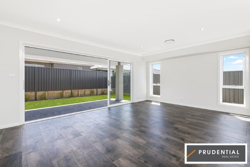 Photo - 11 Kingsley St , Oran Park NSW 2570 - Image 3