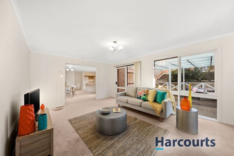 Photo - 11 Kirrum Close, Wantirna South VIC 3152 - Image 6