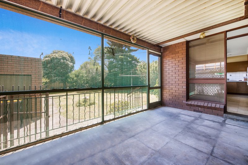 Photo - 11 Kirstina Road, Glen Waverley VIC 3150 - Image 7