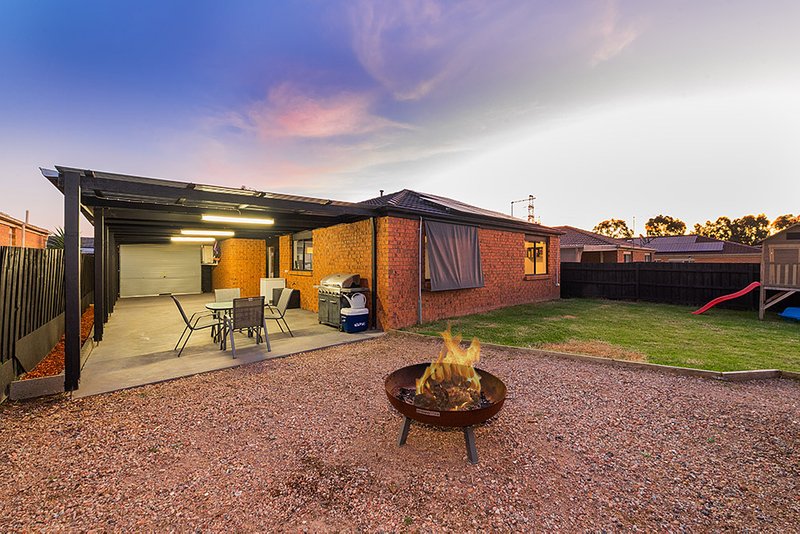 11 Kismet Close, Cranbourne West VIC 3977