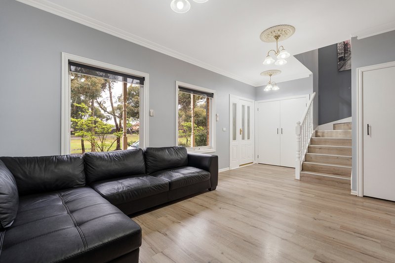Photo - 11 Klein Crescent, Roxburgh Park VIC 3064 - Image 2