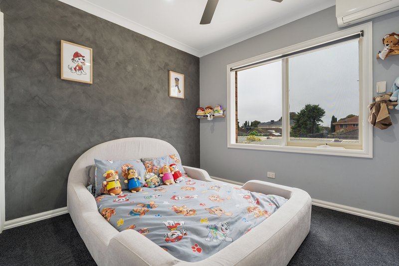 Photo - 11 Klein Crescent, Roxburgh Park VIC 3064 - Image 13