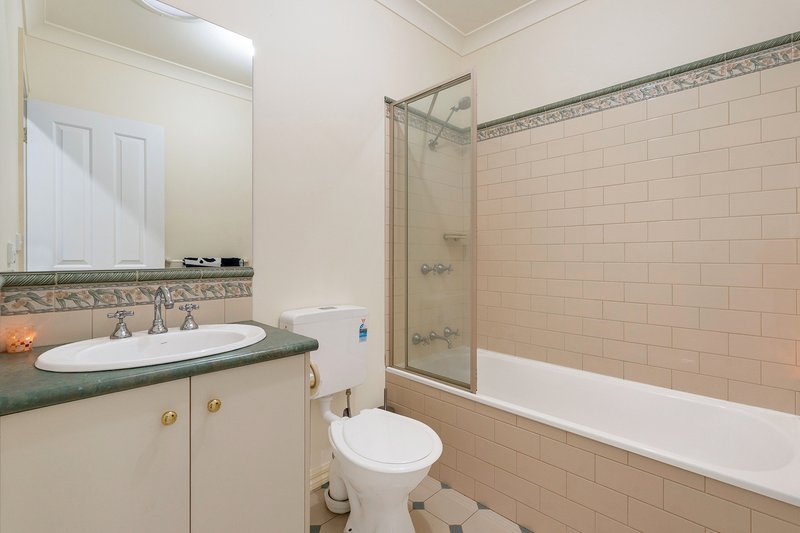 Photo - 11 Klein Crescent, Roxburgh Park VIC 3064 - Image 17