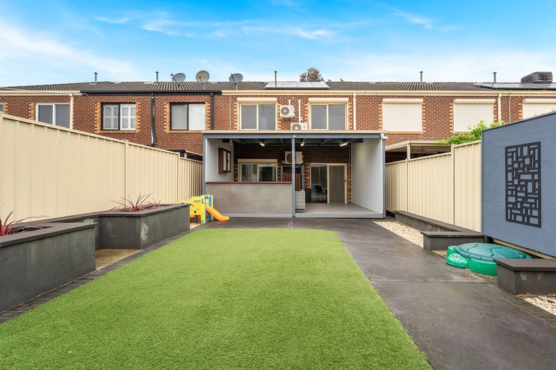 Photo - 11 Klein Crescent, Roxburgh Park VIC 3064 - Image 21