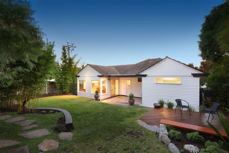 Photo - 11 Kneale Drive, Box Hill North VIC 3129 - Image 2