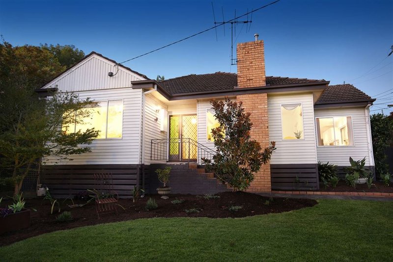 Photo - 11 Kneale Drive, Box Hill North VIC 3129 - Image 3