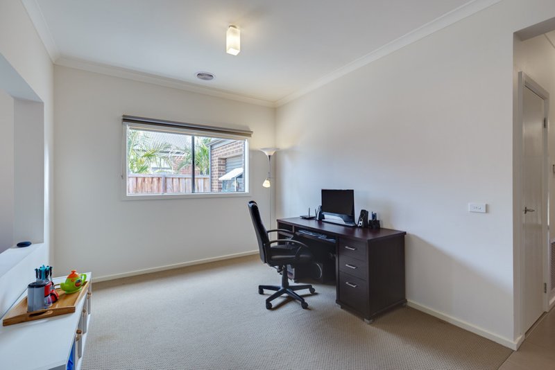 Photo - 11 Knightsbridge Drive, Epping VIC 3076 - Image 6