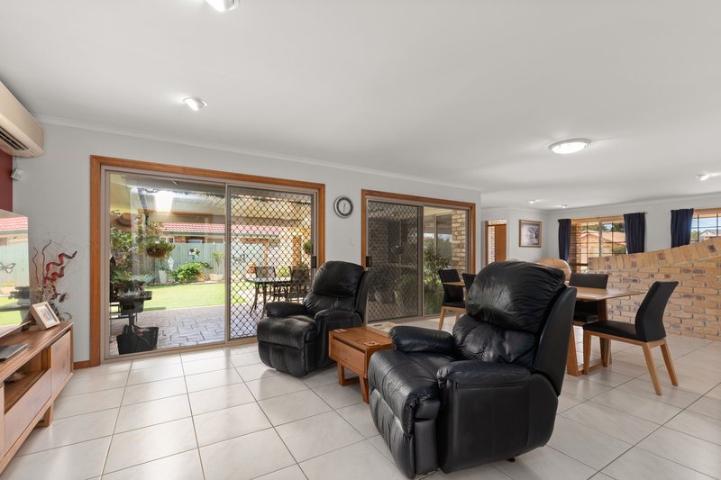 Photo - 11 Kubiak Drive, Murrumba Downs QLD 4503 - Image 13