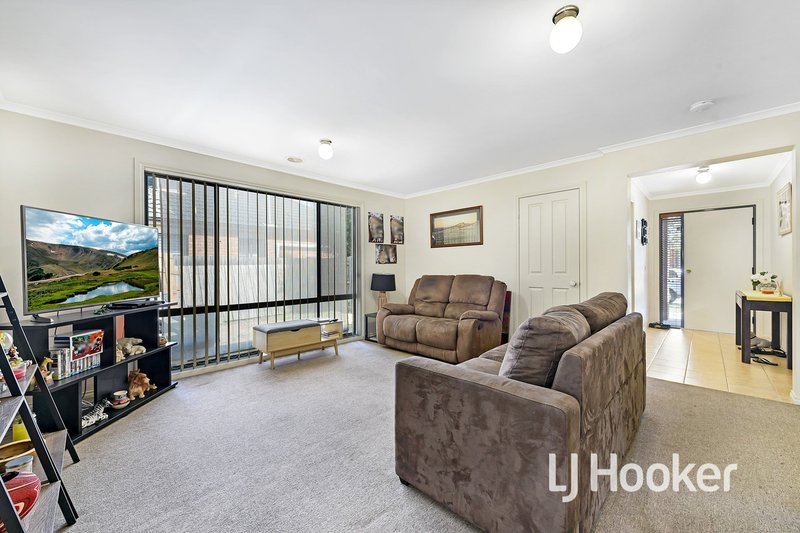 Photo - 11 Kulkami Way, Cranbourne West VIC 3977 - Image 2