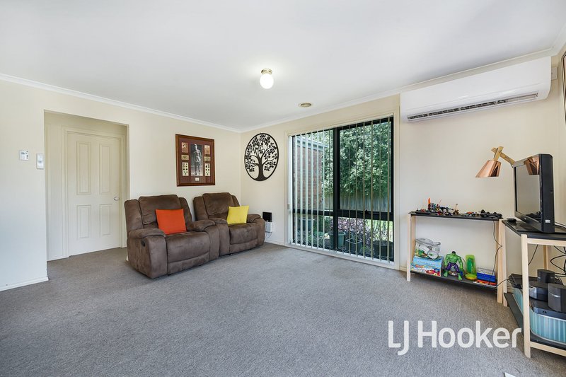 Photo - 11 Kulkami Way, Cranbourne West VIC 3977 - Image 6