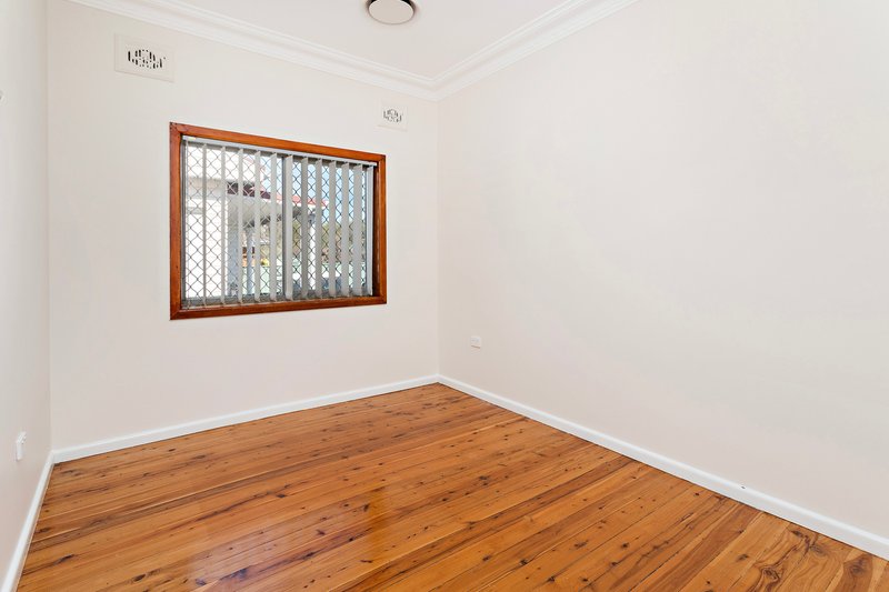 Photo - 11 Kundle Street, Dapto NSW 2530 - Image 6