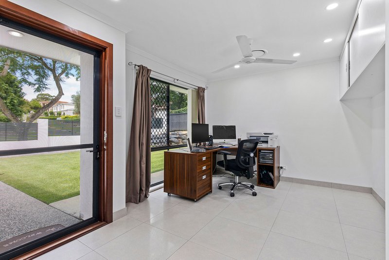 Photo - 11 Kurrajong Place, Bridgeman Downs QLD 4035 - Image 14