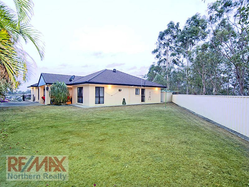 Photo - 11 Laceflower Crescent, Eatons Hill QLD 4037 - Image 4