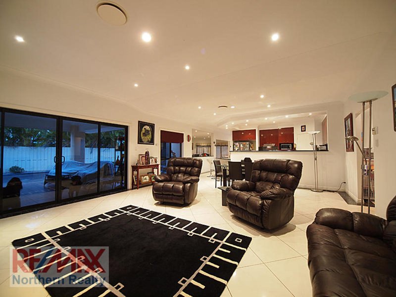 Photo - 11 Laceflower Crescent, Eatons Hill QLD 4037 - Image 8