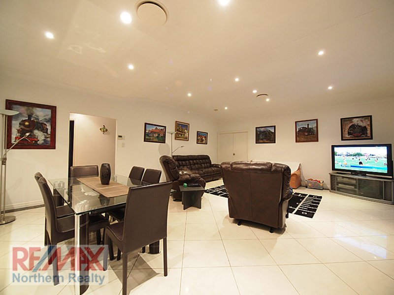 Photo - 11 Laceflower Crescent, Eatons Hill QLD 4037 - Image 9