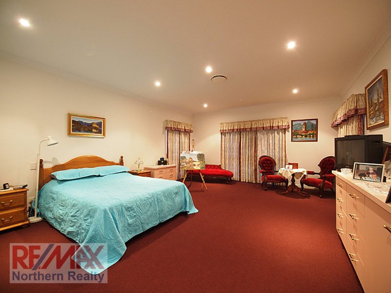 Photo - 11 Laceflower Crescent, Eatons Hill QLD 4037 - Image 14