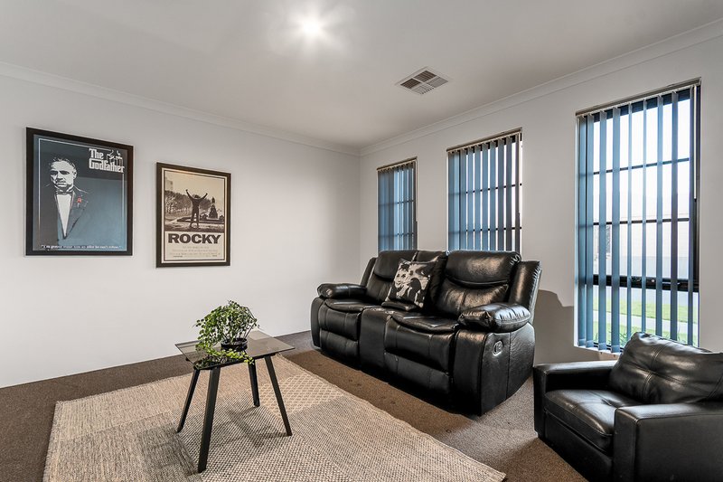 Photo - 11 Laguna Way, Eglinton WA 6034 - Image 4
