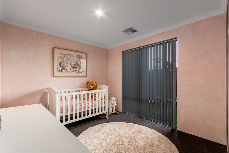 Photo - 11 Laguna Way, Eglinton WA 6034 - Image 23