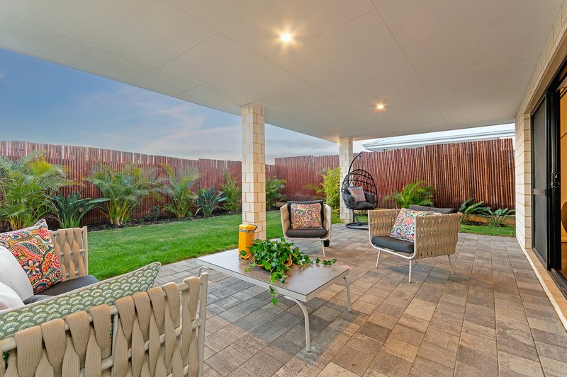 Photo - 11 Laguna Way, Eglinton WA 6034 - Image 26