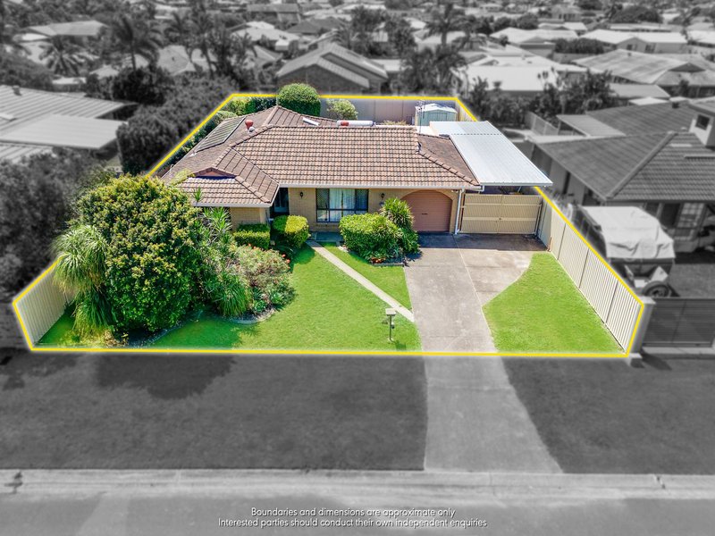 Photo - 11 Lakefield Crescent, Paradise Point QLD 4216 - Image 3