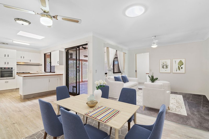Photo - 11 Lakefield Crescent, Paradise Point QLD 4216 - Image 5