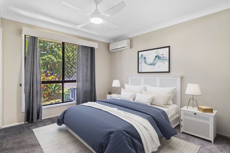 Photo - 11 Lakefield Crescent, Paradise Point QLD 4216 - Image 8