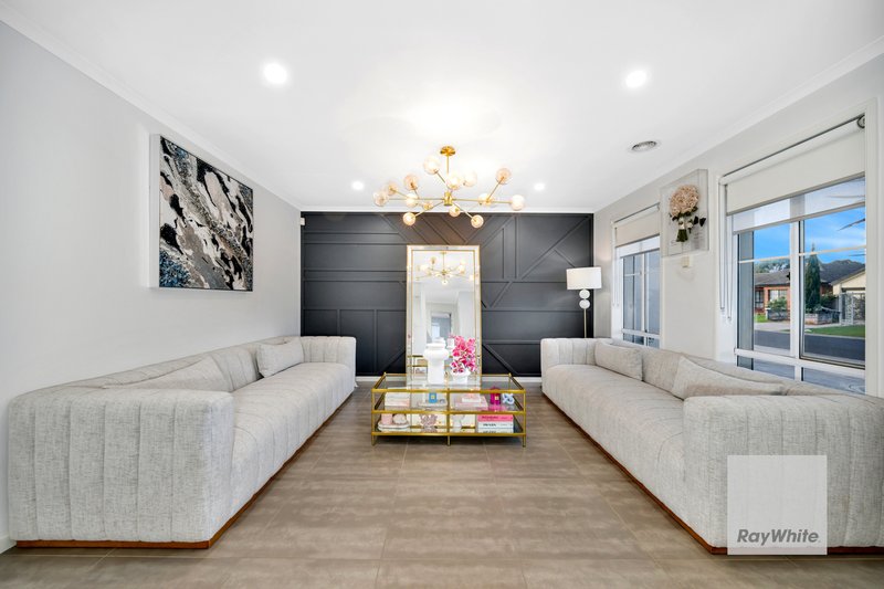 Photo - 11 Lalwinya Street, Delahey VIC 3037 - Image 2