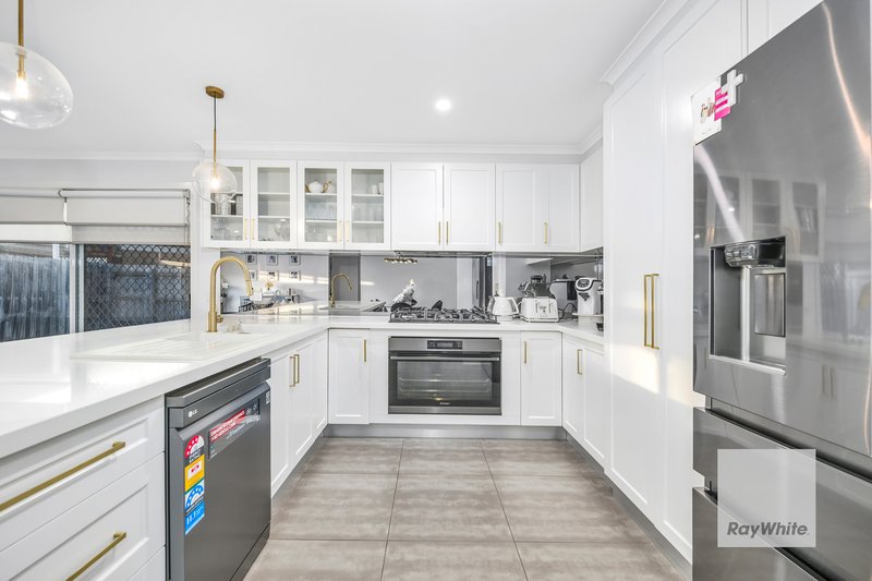Photo - 11 Lalwinya Street, Delahey VIC 3037 - Image 6