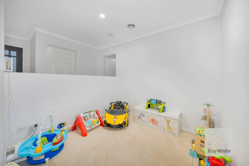 Photo - 11 Lalwinya Street, Delahey VIC 3037 - Image 12