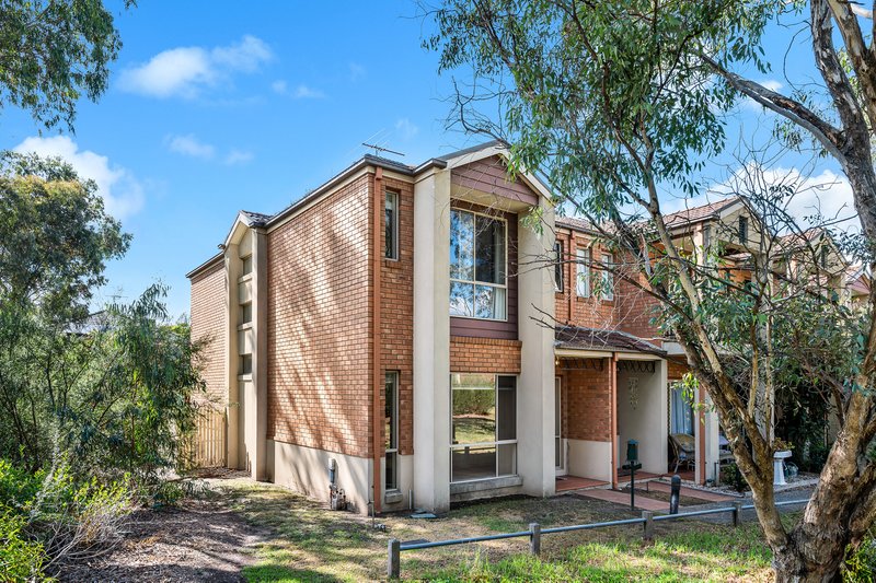 Photo - 11 Lancewood Walk, South Morang VIC 3752 - Image 15