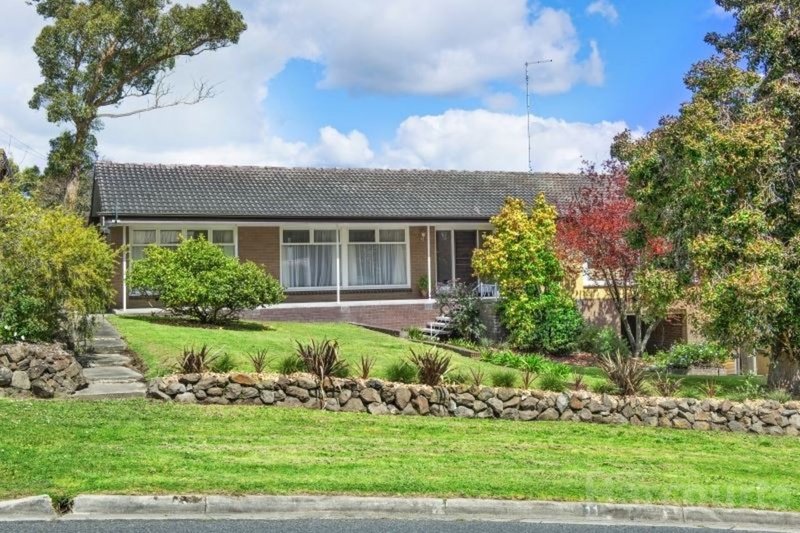 Photo - 11 Landale Avenue, Mount Clear VIC 3350 - Image