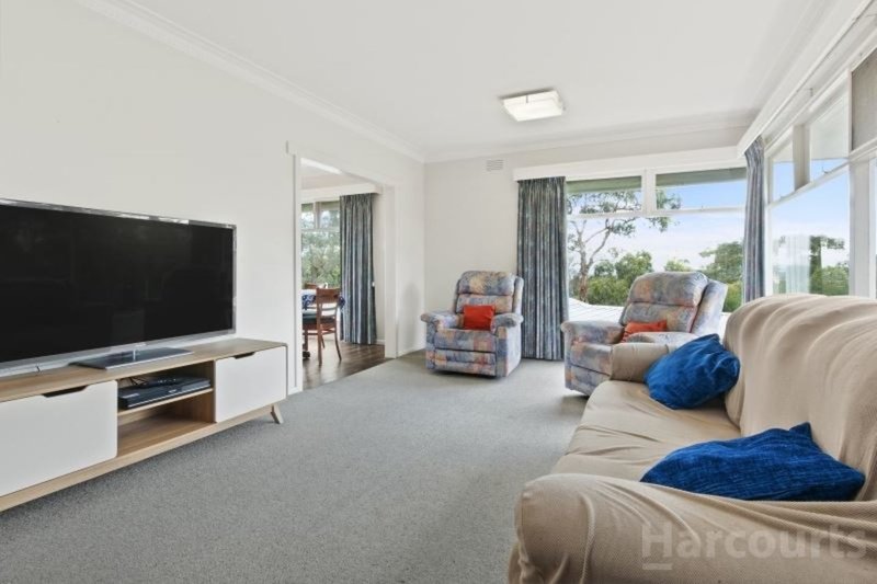 Photo - 11 Landale Avenue, Mount Clear VIC 3350 - Image 2