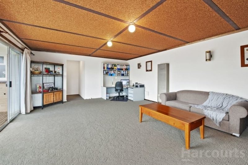 Photo - 11 Landale Avenue, Mount Clear VIC 3350 - Image 13