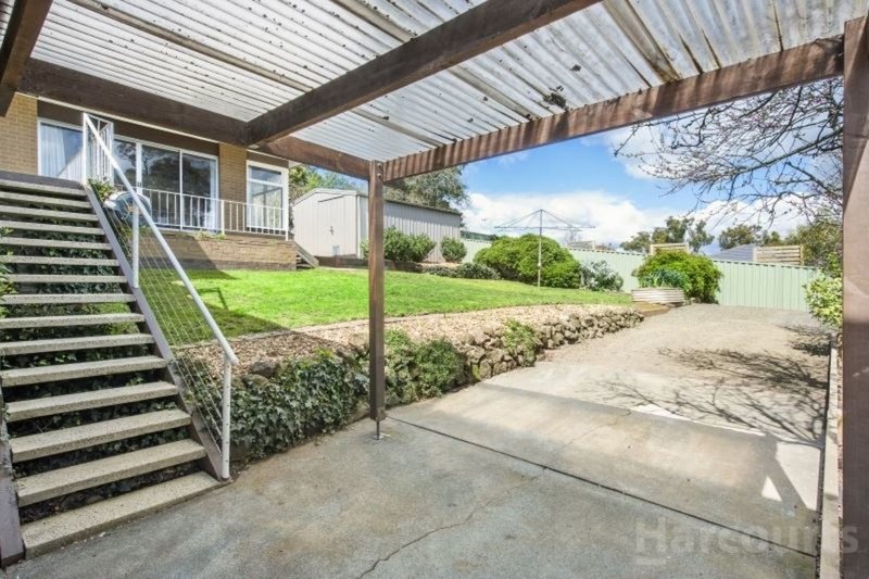 Photo - 11 Landale Avenue, Mount Clear VIC 3350 - Image 18