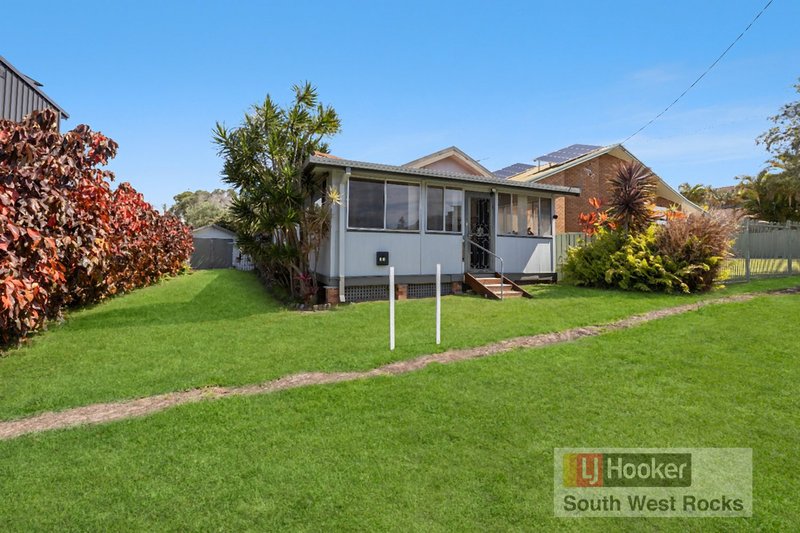 11 Landsborough Street, South West Rocks NSW 2431