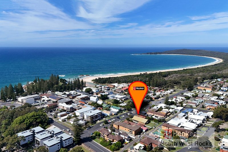 Photo - 11 Landsborough Street, South West Rocks NSW 2431 - Image 2