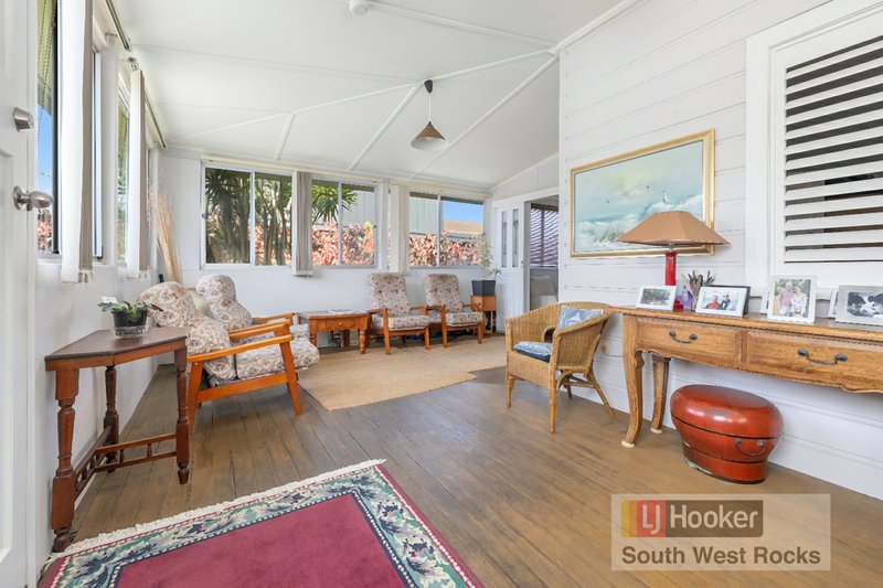 Photo - 11 Landsborough Street, South West Rocks NSW 2431 - Image 3