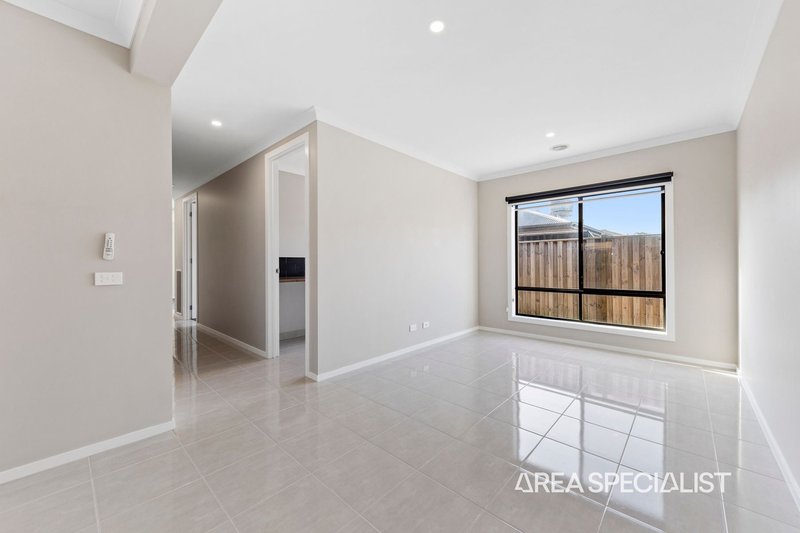 Photo - 11 Langley Boulevard, Lang Lang VIC 3984 - Image 10
