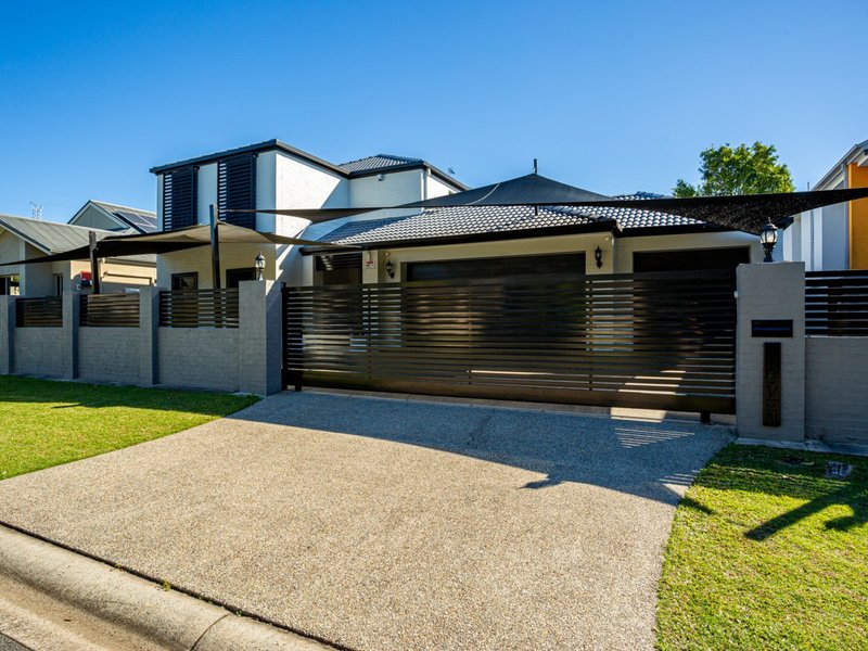 11 Lantau Crescent, Varsity Lakes QLD 4227