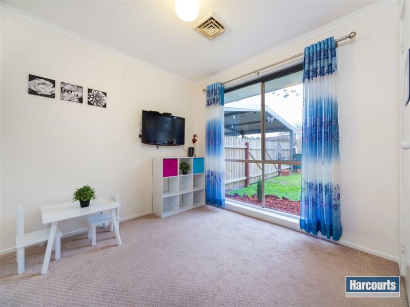 Photo - 11 Lara Court, Hallam VIC 3803 - Image 5