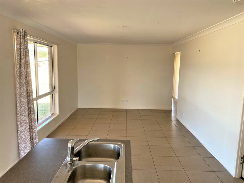 Photo - 11 Lara Court, Kingaroy QLD 4610 - Image 7