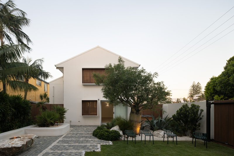 Photo - 11 Lavarack Road, Mermaid Beach QLD 4218 - Image 5