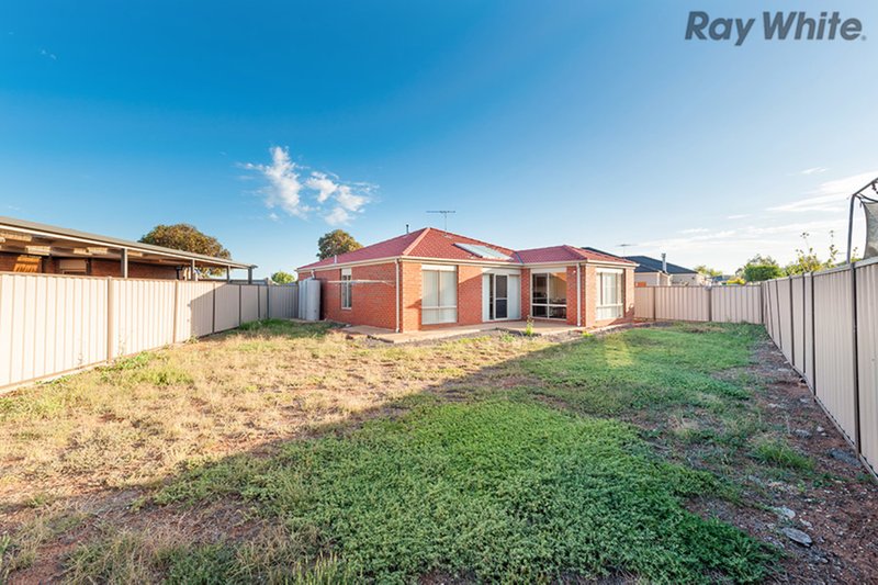 Photo - 11 Lawson Place, Burnside Heights VIC 3023 - Image 7